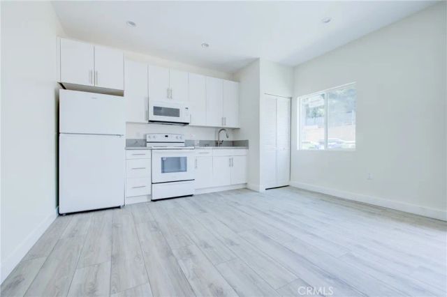 2947 West Boulevard, Los Angeles, CA 90016