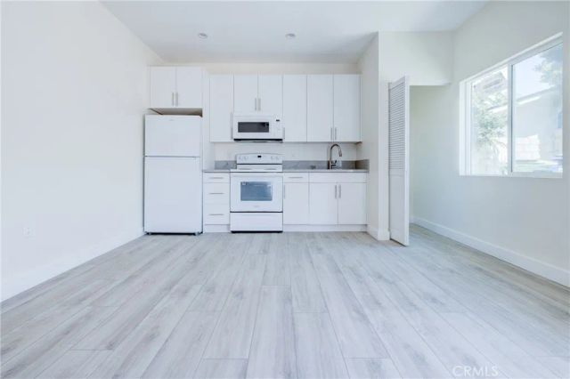 2947 West Boulevard, Los Angeles, CA 90016