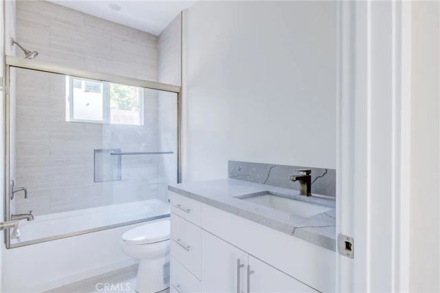 2947 West Boulevard, Los Angeles, CA 90016