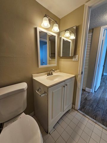 1850 N Congress Avenue 307, West Palm Beach, FL 33401