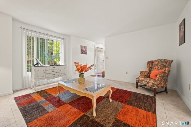22 Walts Hill, Bloomfield, CT 06002