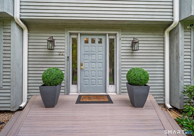 22 Walts Hill, Bloomfield, CT 06002