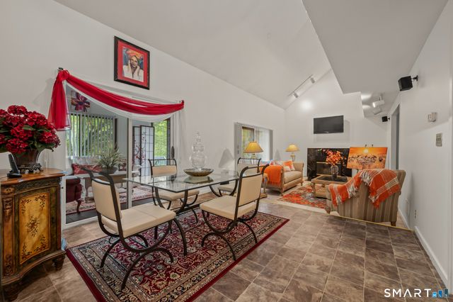 22 Walts Hill, Bloomfield, CT 06002