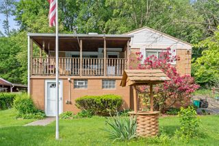 100 Longvue Dr, Ross Twp, PA 15237