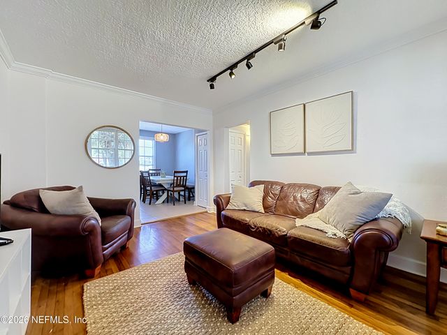 319 1ST Avenue 2-D, Jacksonville Beach, FL 32250