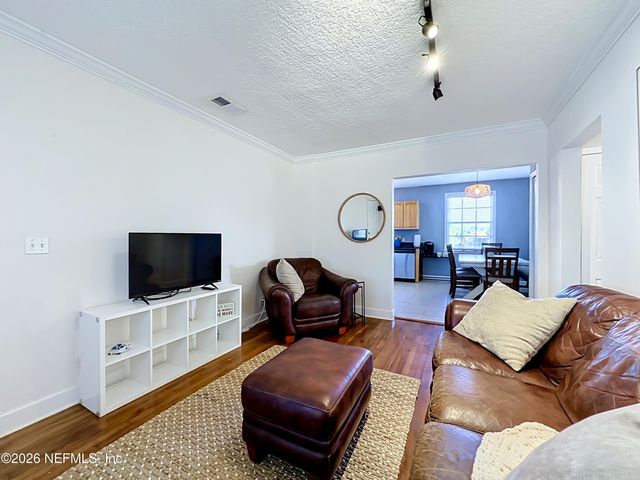 319 1ST Avenue 2-D, Jacksonville Beach, FL 32250