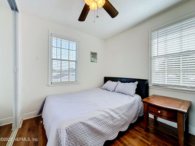 319 1ST Avenue 2-D, Jacksonville Beach, FL 32250