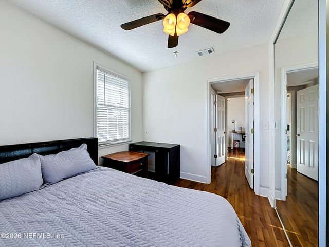 319 1ST Avenue 2-D, Jacksonville Beach, FL 32250
