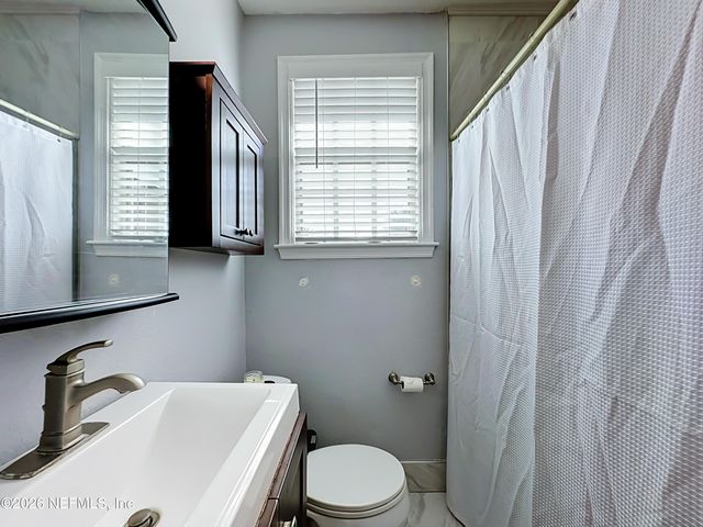 319 1ST Avenue 2-D, Jacksonville Beach, FL 32250