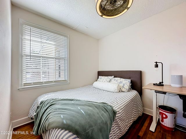 319 1ST Avenue 2-D, Jacksonville Beach, FL 32250
