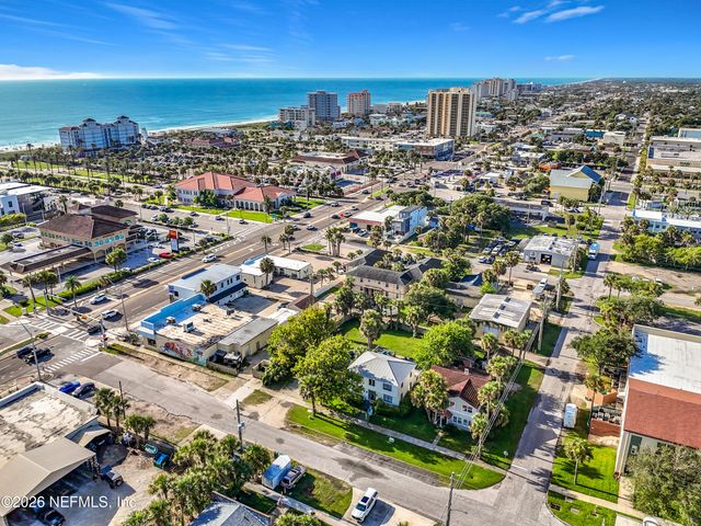 319 1ST Avenue 2-D, Jacksonville Beach, FL 32250
