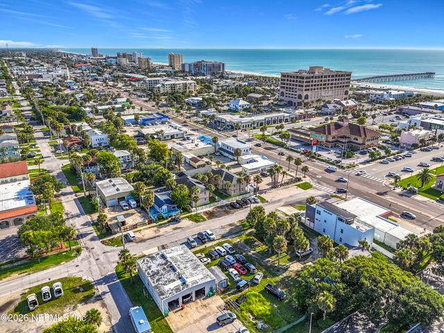 319 1ST Avenue 2-D, Jacksonville Beach, FL 32250