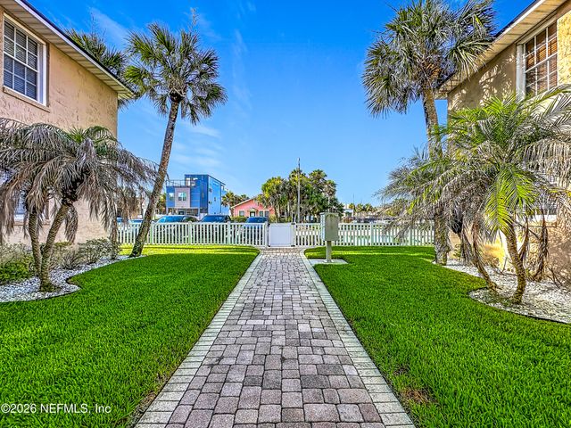 319 1ST Avenue 2-D, Jacksonville Beach, FL 32250