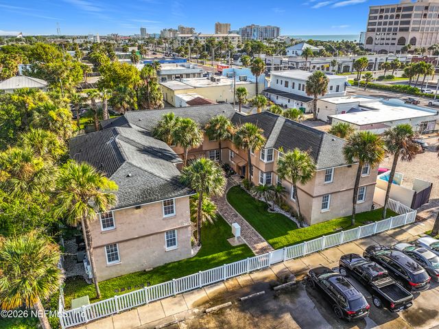 319 1ST Avenue 2-D, Jacksonville Beach, FL 32250