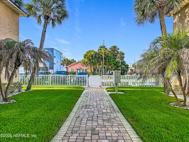 319 1ST Avenue 2-D, Jacksonville Beach, FL 32250
