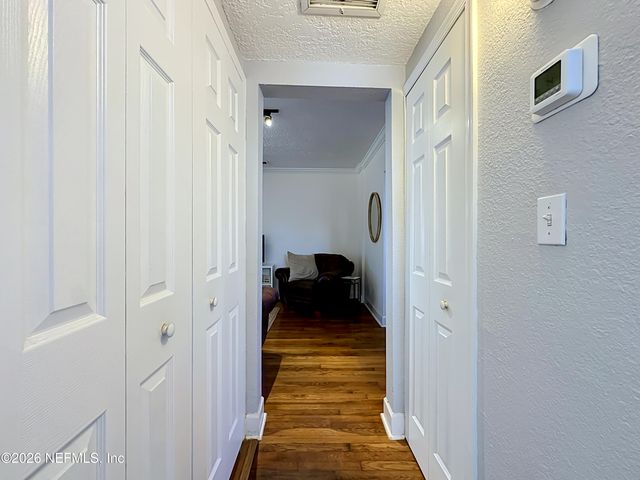 319 1ST Avenue 2-D, Jacksonville Beach, FL 32250