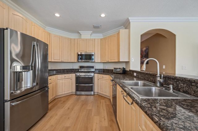 10638 Old Hammock Way, Wellington, FL 33414