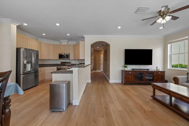 10638 Old Hammock Way, Wellington, FL 33414