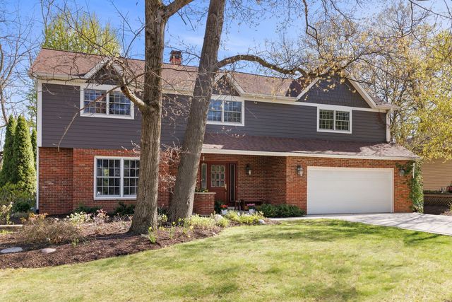2135 Oak Hill Drive, Lisle, IL 60532
