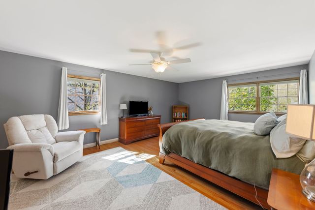 2135 Oak Hill Drive, Lisle, IL 60532