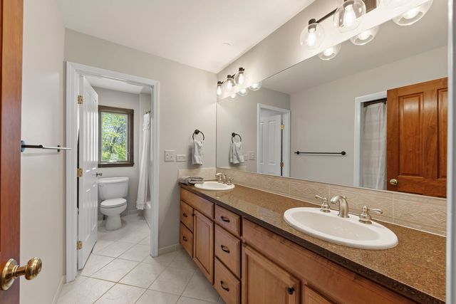2135 Oak Hill Drive, Lisle, IL 60532