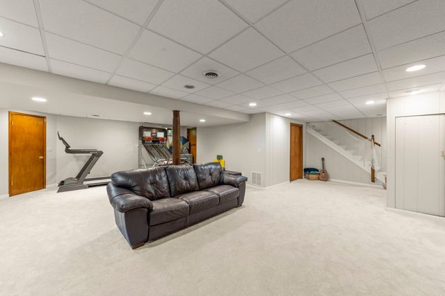 2135 Oak Hill Drive, Lisle, IL 60532