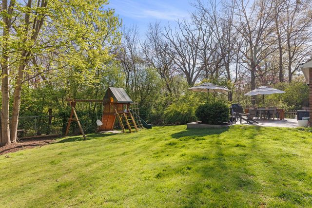 2135 Oak Hill Drive, Lisle, IL 60532