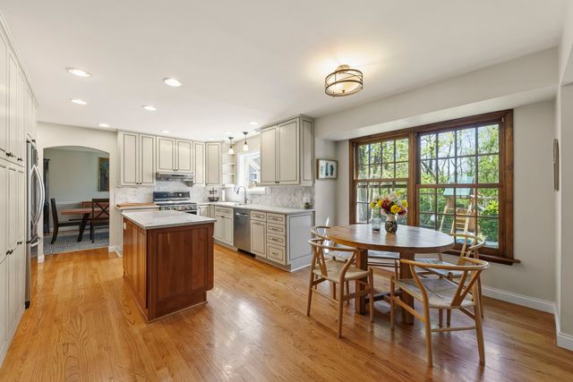 2135 Oak Hill Drive, Lisle, IL 60532