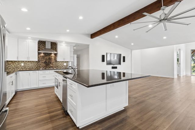 6330 Morgan Pl, Loomis, CA 95650