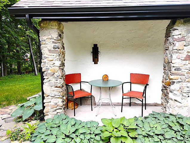 17 Gretna Hill Road, Pleasant Valley, NY 12569