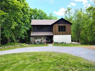 17 Gretna Hill Road, Pleasant Valley, NY 12569