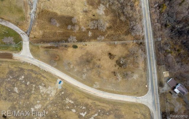 000 School Road, Rochester Hills, MI 48307