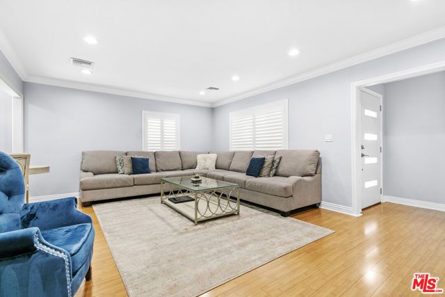 13947 Archwood Street, Van Nuys (los Angeles), CA 91405