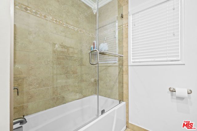 13947 Archwood Street, Van Nuys (los Angeles), CA 91405