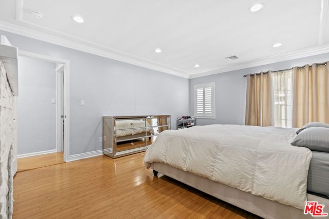 13947 Archwood Street, Van Nuys (los Angeles), CA 91405