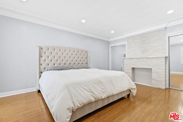 13947 Archwood Street, Van Nuys (los Angeles), CA 91405