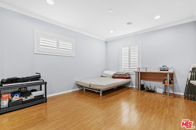 13947 Archwood Street, Van Nuys (los Angeles), CA 91405