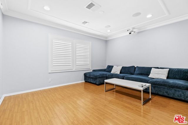 13947 Archwood Street, Van Nuys (los Angeles), CA 91405