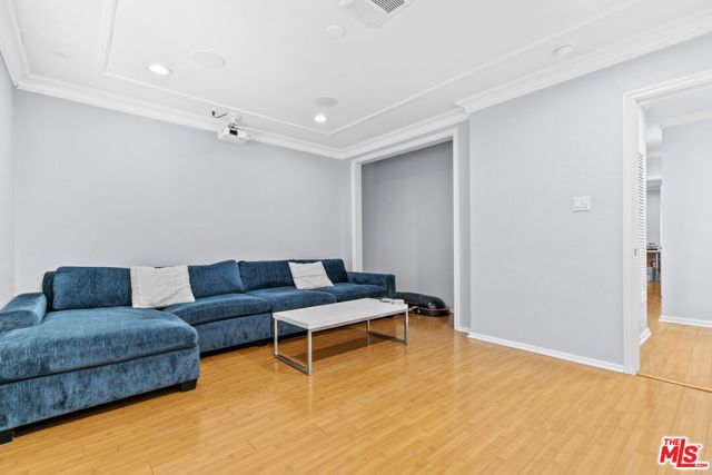 13947 Archwood Street, Van Nuys (los Angeles), CA 91405