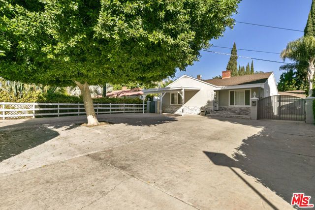 13947 Archwood Street, Van Nuys (los Angeles), CA 91405