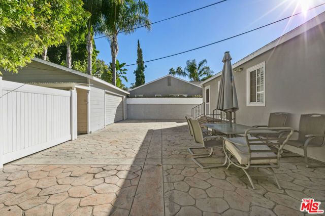 13947 Archwood Street, Van Nuys (los Angeles), CA 91405