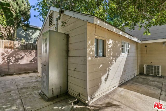 13947 Archwood Street, Van Nuys (los Angeles), CA 91405