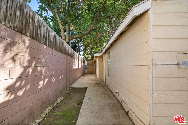 13947 Archwood Street, Van Nuys (los Angeles), CA 91405