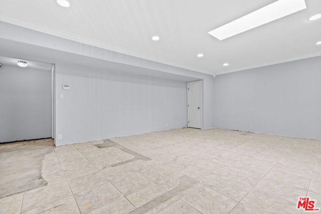 13947 Archwood Street, Van Nuys (los Angeles), CA 91405