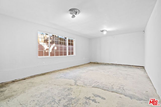 13947 Archwood Street, Van Nuys (los Angeles), CA 91405