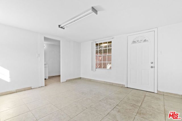 13947 Archwood Street, Van Nuys (los Angeles), CA 91405