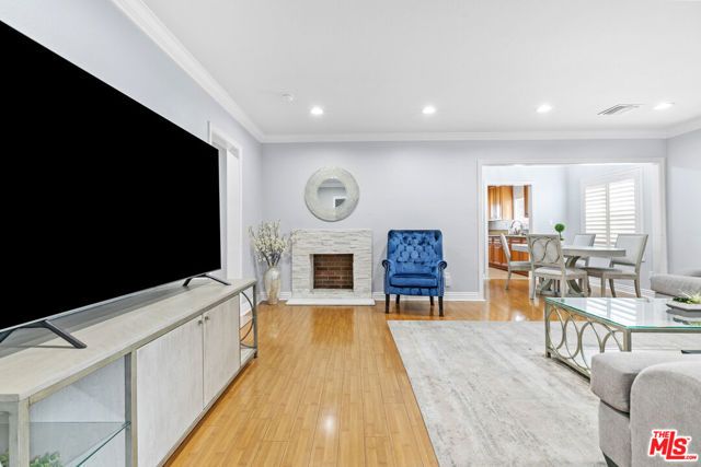 13947 Archwood Street, Van Nuys (los Angeles), CA 91405