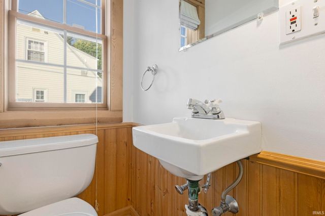 901 Donmoyer Avenue, South Bend, IN 46614