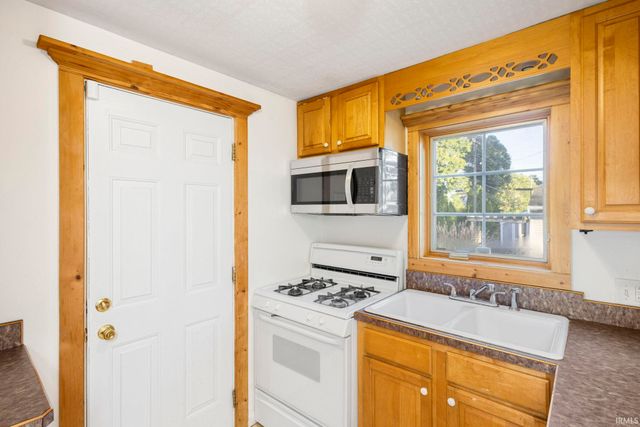 901 Donmoyer Avenue, South Bend, IN 46614