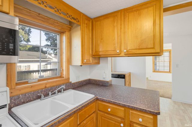 901 Donmoyer Avenue, South Bend, IN 46614